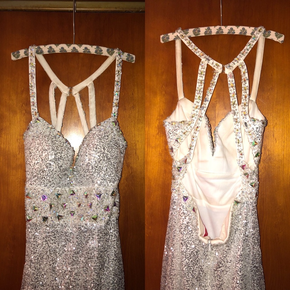 PROM DRESS SPARKLY SILVER SIZE M